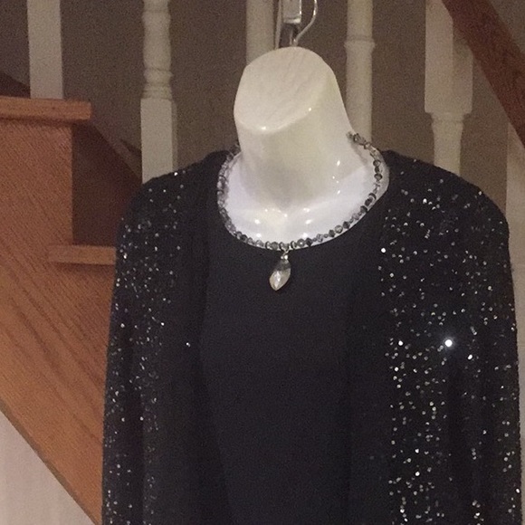 💕💕Host Pick💕💕NWOT Blk sequence long sleeve evening sweater - Picture 4 of 5